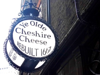 Ye Olde Cheshire Cheese pub, London
