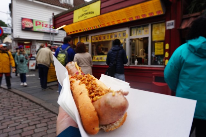Trekroneren hot dog stand, Bergen, Norway